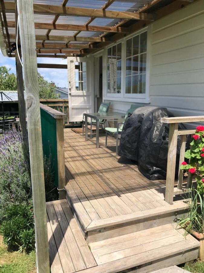 Tui Cottage Te Arai Bagian luar foto