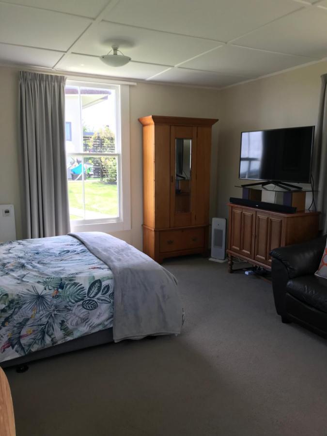 Tui Cottage Te Arai Bagian luar foto